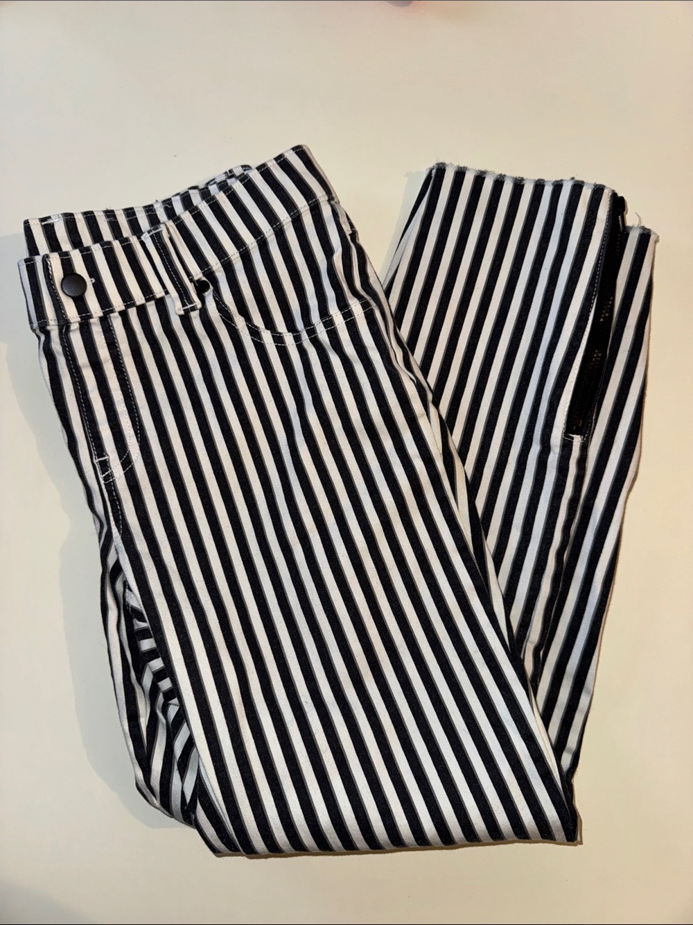 Black & White Vertical Stripe Women's Jean Capris